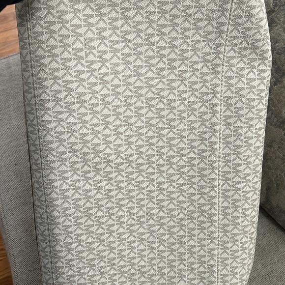 Michael kors duffle bag Euc - Picture 7 of 7